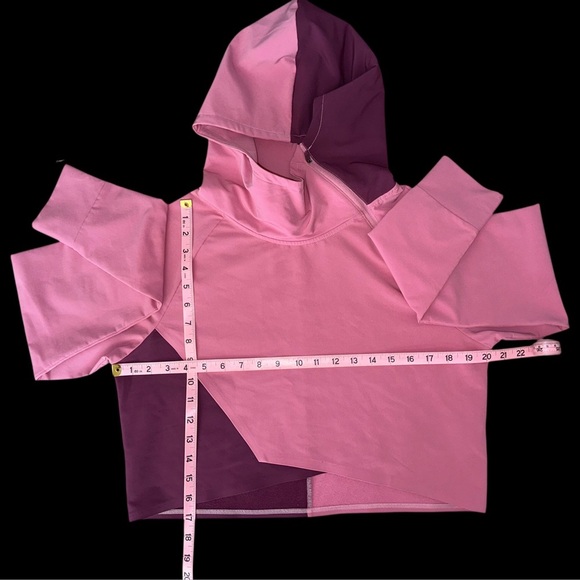 GYMSHARK CROPPED HOODED JACKET - Picture 5 of 8